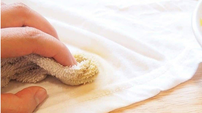 5 Mẹo tẩy vết bẩn trên tường sơn mà bạn nên áp dụng ngay